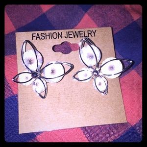 *3/$15* Jeweled postback butterfly earrings